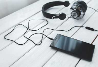 朱芳雨三亚逛海鲜市场疯狂砍价 透露王治郅至今没微信&amp;amp;请吃饭用卡