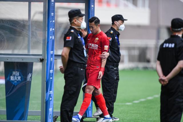 开云APp-【红牌始末】徐新接受判罚海港忙安抚 就怕搞起人斗